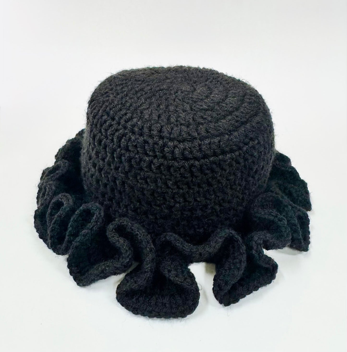 Midnight Bloom | Crochet Wavy Hat